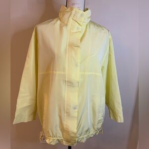 Dismero hidden hooded yellow windbreaker jacket size large.